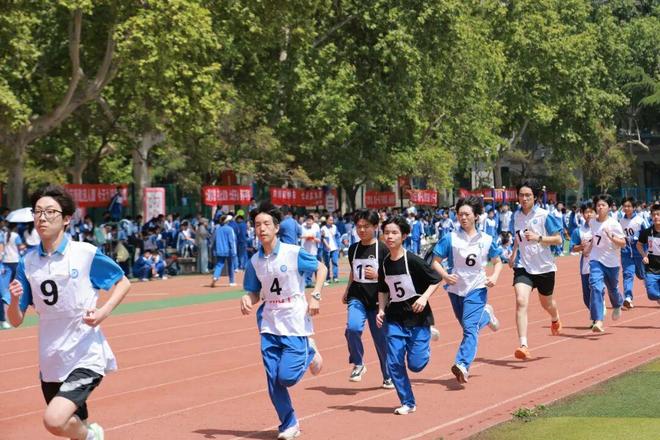 西安太白学校第八届体育节暨第28届田径运动会圆满网站落幕!(图3)
